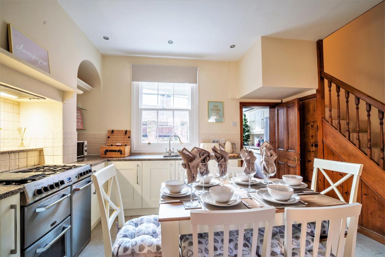 The Cottage In Chester, Sleeps 6 With Free Parking Экстерьер фото