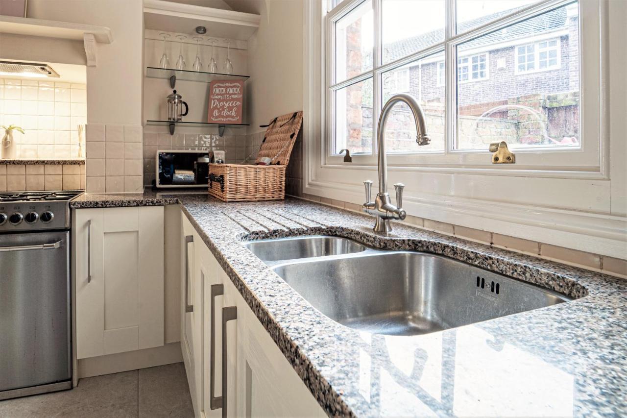 The Cottage In Chester, Sleeps 6 With Free Parking Экстерьер фото